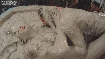 Messy Wrestling: Valentina Ross The Boss Throws Down In The Mud In Style!! Screencap 49 on sinx.preview.netperv.com