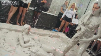 Messy Wrestling: Valentina Ross The Boss Throws Down In The Mud In Style!! Screencap 67 on sinx.preview.netperv.com