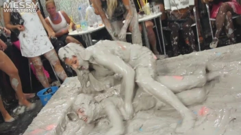 Messy Wrestling: Valentina Ross The Boss Throws Down In The Mud In Style!! Screencap 69 on sinx.preview.netperv.com