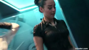 Wet and crazy amateur girls Screencap 12 on sinx.preview.netperv.com