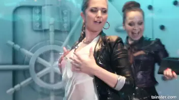 Wet and crazy amateur girls Screencap 19 on sinx.preview.netperv.com