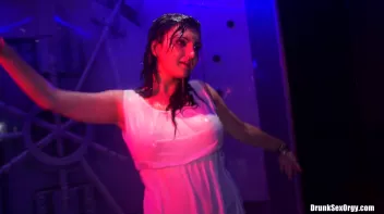 International Summer Lovin' Part 4 - Shower Cam Screencap 5 on sinx.preview.netperv.com
