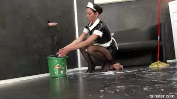 Slime cleaning turns into Slime fuck Screencap 17 on sinx.preview.netperv.com