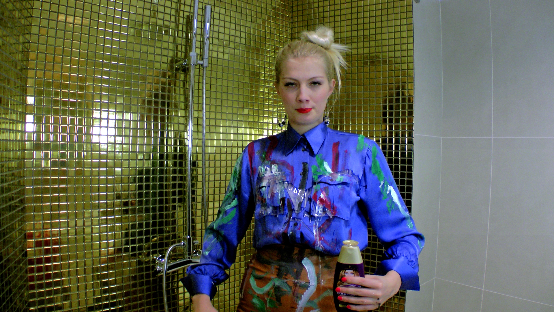 Fully Dressed Blonde Washes Off In The Shower on sinx.preview.netperv.com