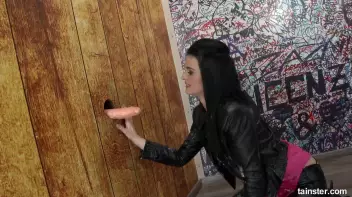 Huntress becomes slimy prey Screencap 11 on sinx.preview.netperv.com