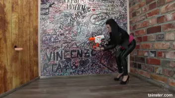 Huntress becomes slimy prey Screencap 6 on sinx.preview.netperv.com