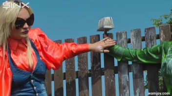 Catfight Turns Messy As Best Friends Get Painted - Cam 2 Screencap 20 on sinx.preview.netperv.com