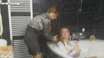 Eggs The Eurobabe Way Screencap 19 on sinx.preview.netperv.com