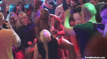 Party Hardcore Gone Crazy Vol. 33 Part 1 - Cam 2 Screencap 58 on sinx.preview.netperv.com