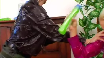 Slippery Shampoo Catfight Gets Nasty Screencap 56 on sinx.preview.netperv.com