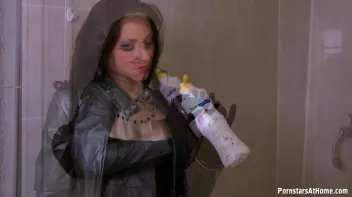 Designer Chick Shreds and Messes Screencap 16 on sinx.preview.netperv.com