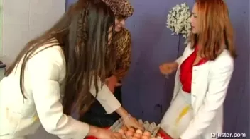 Business Women Egg Fight! Screencap 19 on sinx.preview.netperv.com