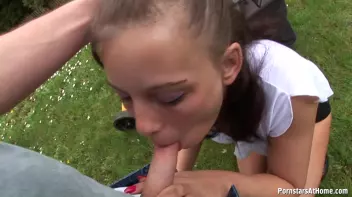 Brunette Gets A Backyard Face Bang Screencap 30 on sinx.preview.netperv.com