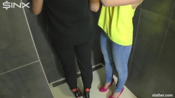 Cuties Share Sudsy Shower Time Screencap 2 on sinx.preview.netperv.com