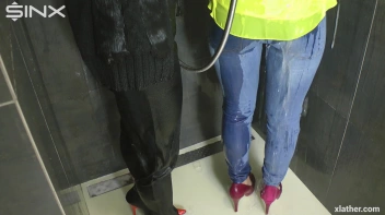 Cuties Share Sudsy Shower Time Screencap 36 on sinx.preview.netperv.com