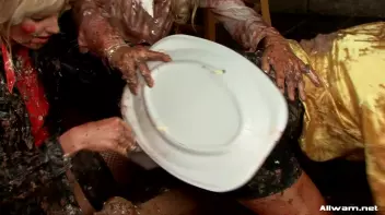 Food Fight Done Right Screencap 80 on sinx.preview.netperv.com