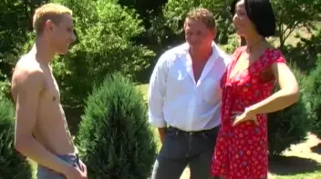 Gardener Gets The MMF Action Going Screencap 10 on sinx.preview.netperv.com