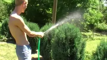 Gardener Gets The MMF Action Going Screencap 2 on sinx.preview.netperv.com