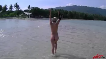 Wet And Messy Freak At The Beach Screencap 50 on sinx.preview.netperv.com