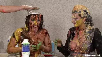 Spin The Bottle: Messy Edition Screencap 71 on sinx.preview.netperv.com