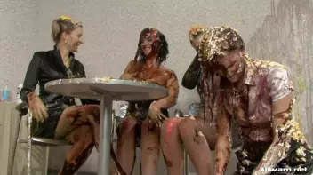 Spin The Bottle: Messy Edition Screencap 78 on sinx.preview.netperv.com