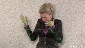 Spin The Bottle: Messy Edition Screencap 29 on sinx.preview.netperv.com