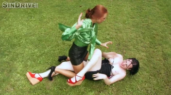 Pretty Pantiless Peeing Babes In The Park Screencap 68 on sinx.preview.netperv.com