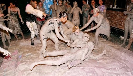 Kia Winston and Dionne Darling star i...