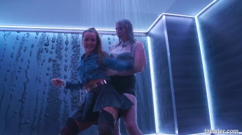 Shower Shakers! Screencap 71 on sinx.preview.netperv.com