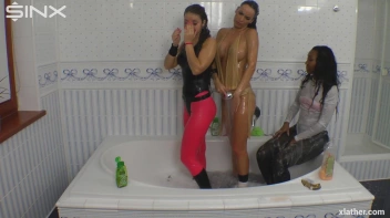 A Wet And Sexy Workout Screencap 103 on sinx.preview.netperv.com