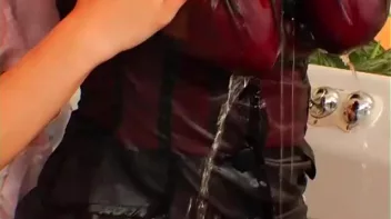 Tub Girls Screencap 57 on sinx.preview.netperv.com