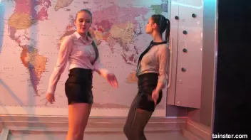 Dancing babes Screencap 24 on sinx.preview.netperv.com