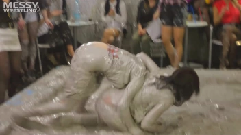 Messy Wrestling: Casual Splat and Catfight To Get To Those Huge Titties! Screencap 20 on sinx.preview.netperv.com