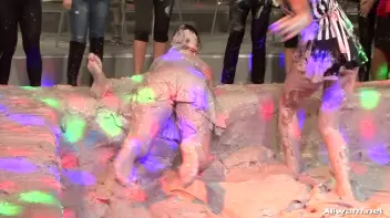 Eurobabes Going Mud Mad! Screencap 38 on sinx.preview.netperv.com