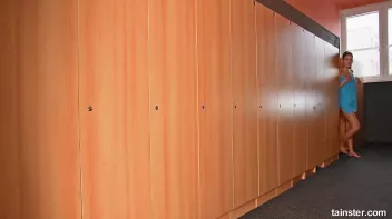 A golden shower in the lady's dressing room Screencap 8 on sinx.preview.netperv.com