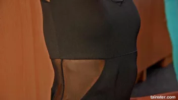 A golden shower in the lady's dressing room Screencap 20 on sinx.preview.netperv.com