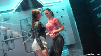 Dripping wet lesbian amateurs Screencap 3 on sinx.preview.netperv.com