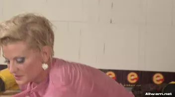 Wetlook Boxing: Simon vs. Tea Screencap 87 on sinx.preview.netperv.com