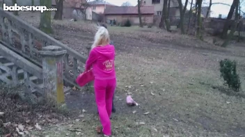 Goth vs. Preppy Pink Battle In The Park Screencap 20 on sinx.preview.netperv.com