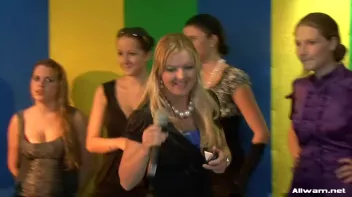 Gel Catfight Done Right Screencap 60 on sinx.preview.netperv.com