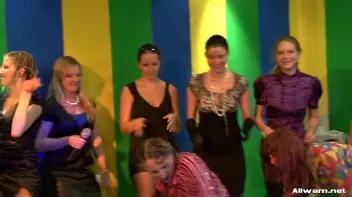 Gel Catfight Done Right Screencap 71 on sinx.preview.netperv.com