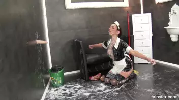 Slime cleaning turns into Slime fuck Screencap 70 on sinx.preview.netperv.com