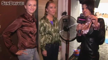 Muddy Wrestling: Jenny Lee vs. Liana Screencap 1 on sinx.preview.netperv.com