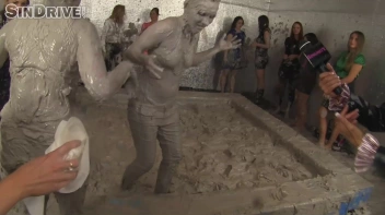 Muddy Wrestling: Jenny Lee vs. Liana Screencap 115 on sinx.preview.netperv.com