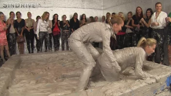 Muddy Wrestling: Jenny Lee vs. Liana Screencap 49 on sinx.preview.netperv.com