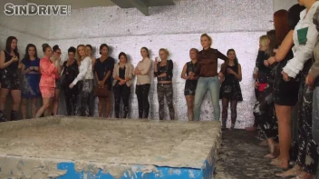 Muddy Wrestling: Jenny Lee vs. Liana Screencap 6 on sinx.preview.netperv.com