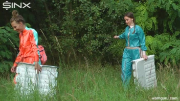 Cuties Make A Mess Of Themselves - Cam 2 Screencap 3 on sinx.preview.netperv.com