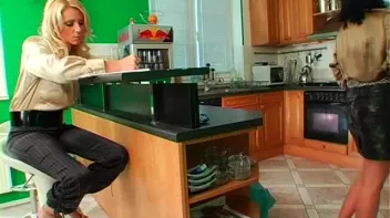 Hot Bitches International Screencap 1 on sinx.preview.netperv.com