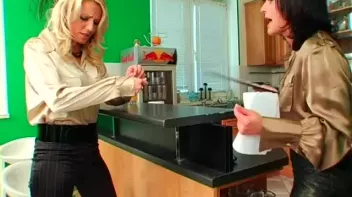 Hot Bitches International Screencap 21 on sinx.preview.netperv.com