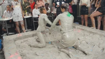 Messy Wrestling: Mud Bunnies Beast it Out In The Ring! Screencap 14 on sinx.preview.netperv.com